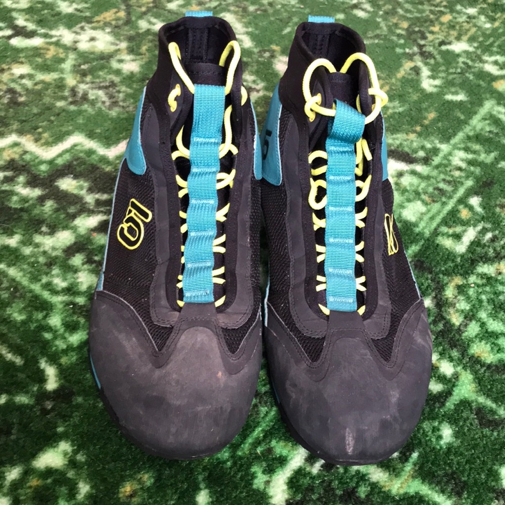 5.10 Five Ten Water Tennies